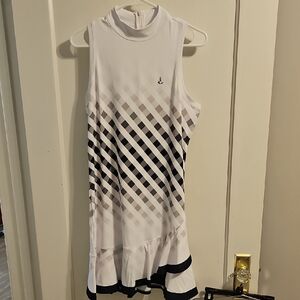 NWT ACegolfs White and Black Sleeveless Golfing Dress. Size L.